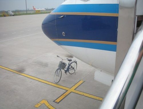 ¿Cómo llevar tu bicicleta en avión? Consejos para transportar y facturar con éxito