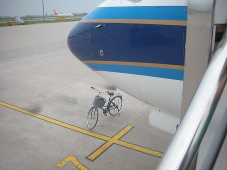Bici y avión