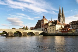Puente en Regensburg