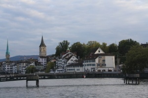 Iglesia de San Pedro y Iglesia de Fraumünster. Zurich
